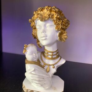 mother and child sculpture